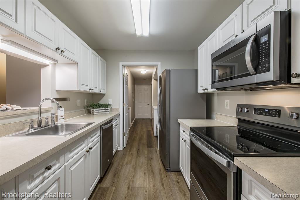 5292 Brookemonte Circle, Rochester, MI 48306 — Photo 15