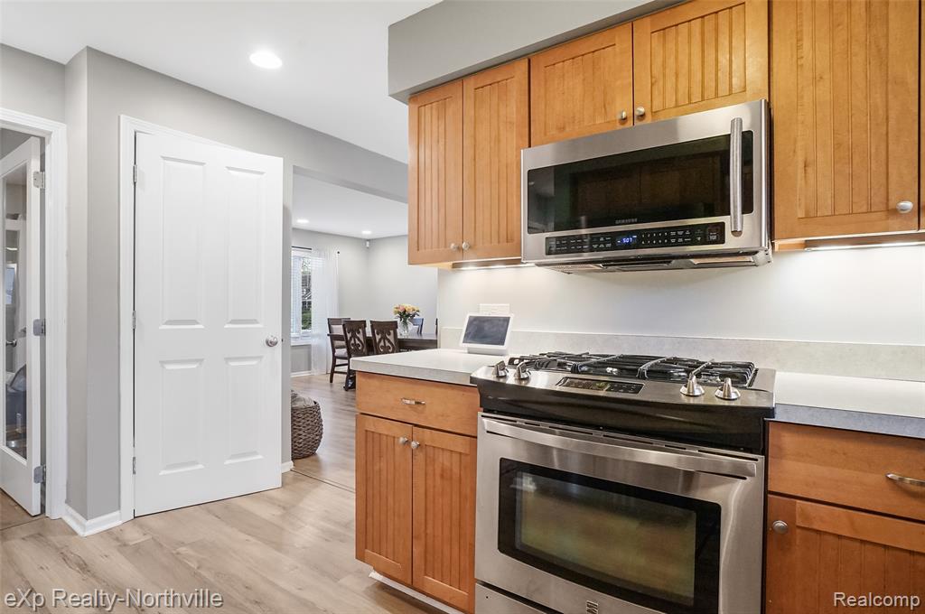 1929 Hopkins Drive, Wixom, MI 48393 — Photo 24