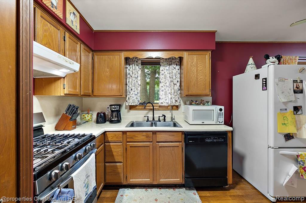 7871 Sunset Street, West Bloomfield, MI 48323 — Photo 7