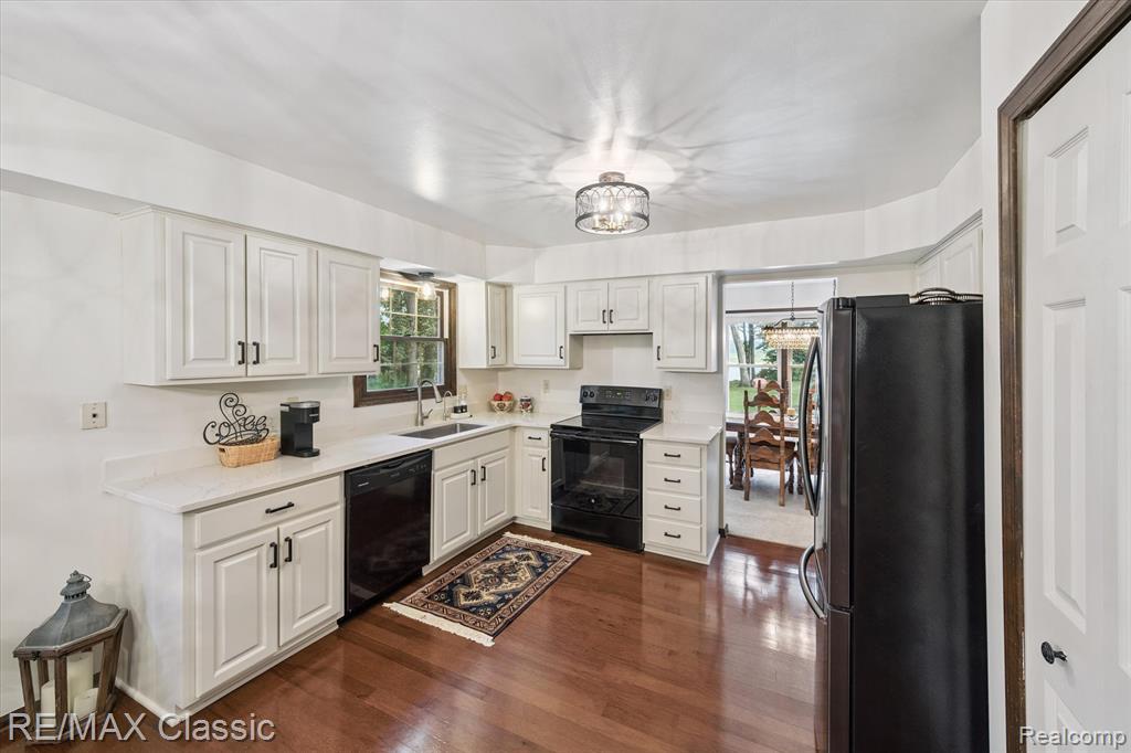1561 Waters Edge Court, Wixom, MI 48393 — Photo 16