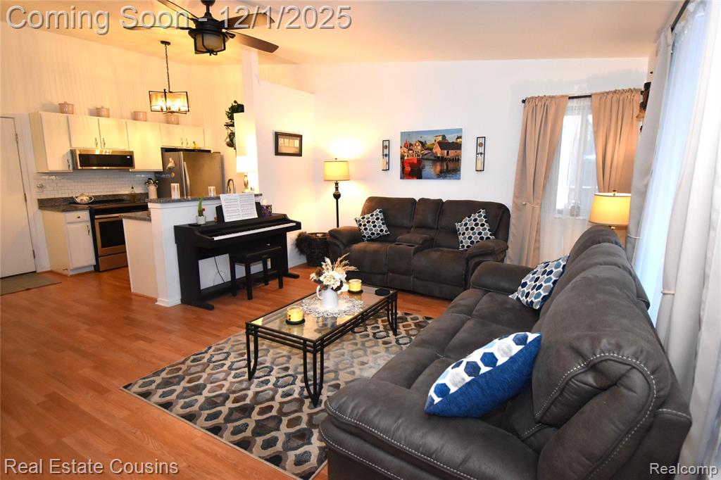 9562 Woodside Circle, Grand Blanc, MI 48439 — Photo 2