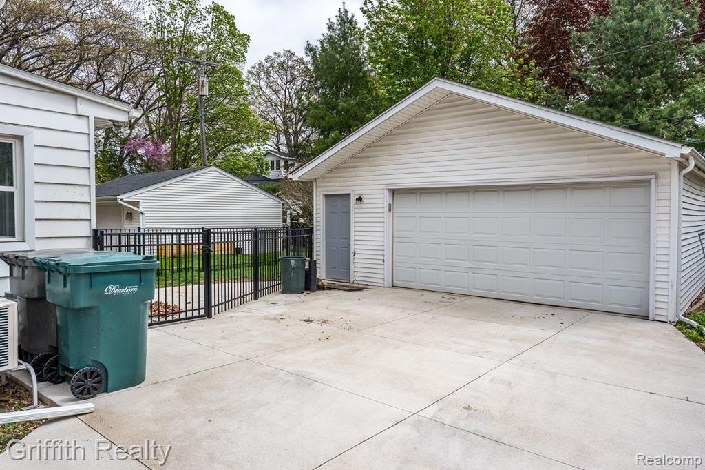 707 ELMWOOD Street, Dearborn, MI 48124 — Photo 3