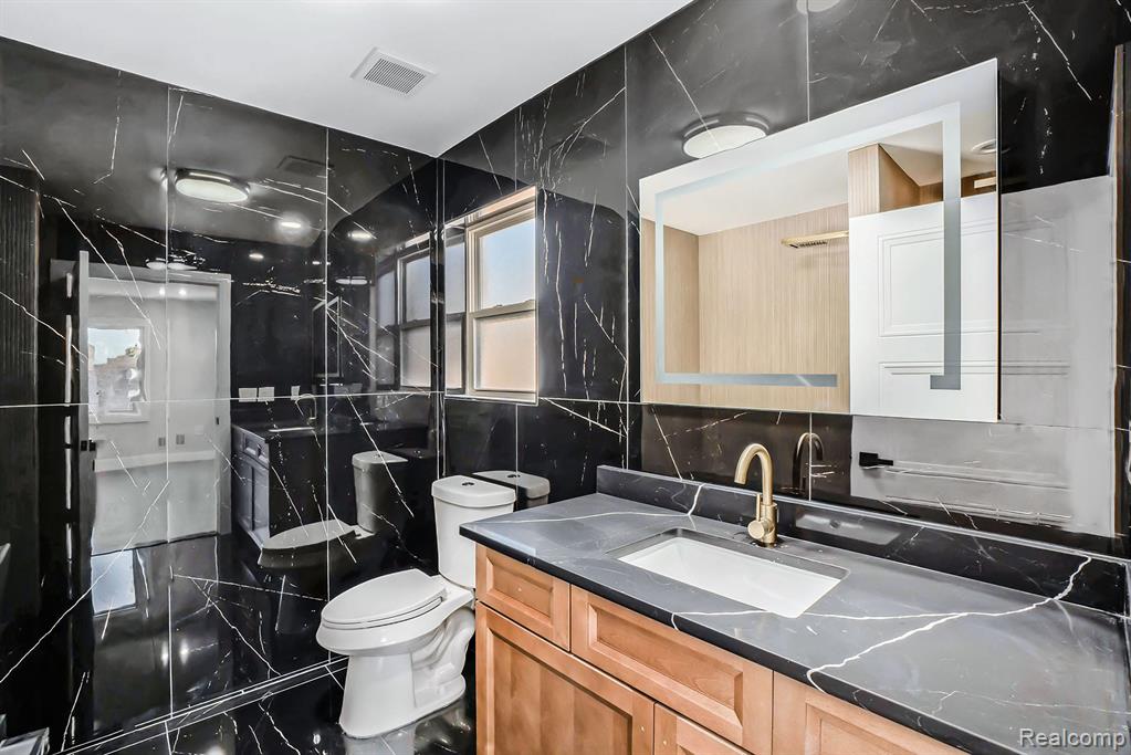 7634 Pinehurst Street, Dearborn, MI 48126 — Photo 18