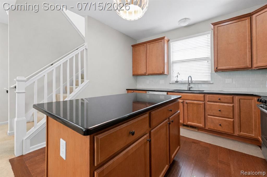 4616 Bradley Circle, Troy, MI 48085 — Photo 10