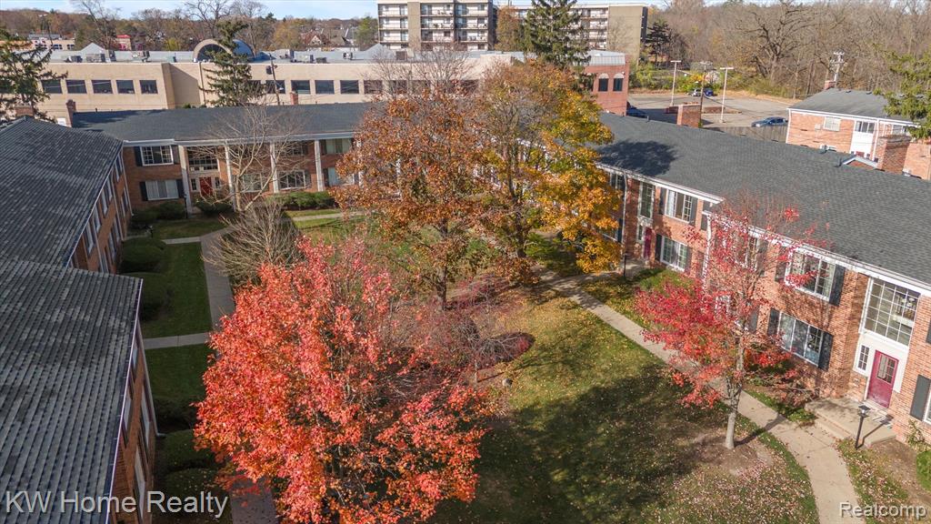 32718 GRAND RIVER Avenue, C28, Farmington, MI 48336 — Photo 22