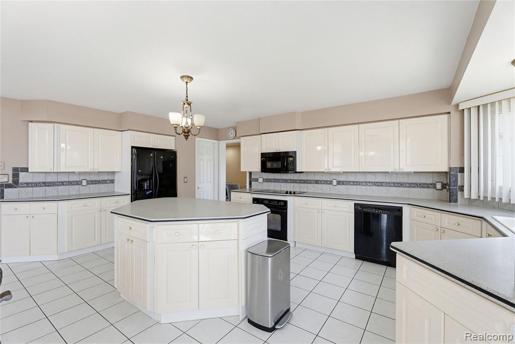 41116 Ginger Court, Sterling Heights, MI 48314 — Photo 14