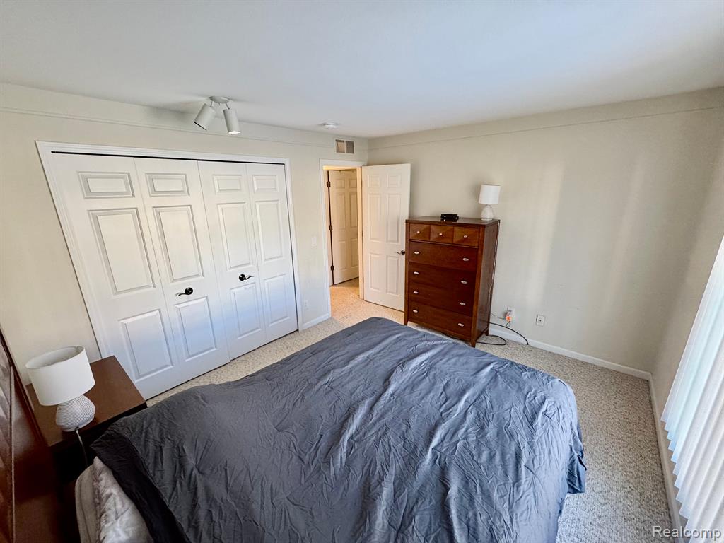 488 FOX HILLS Drive S, Bloomfield Hills, MI 48304 — Photo 14