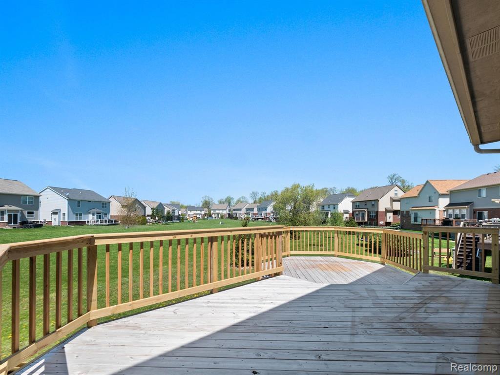 28385 COTTAGE Lane, New Hudson, MI 48165 — Photo 34