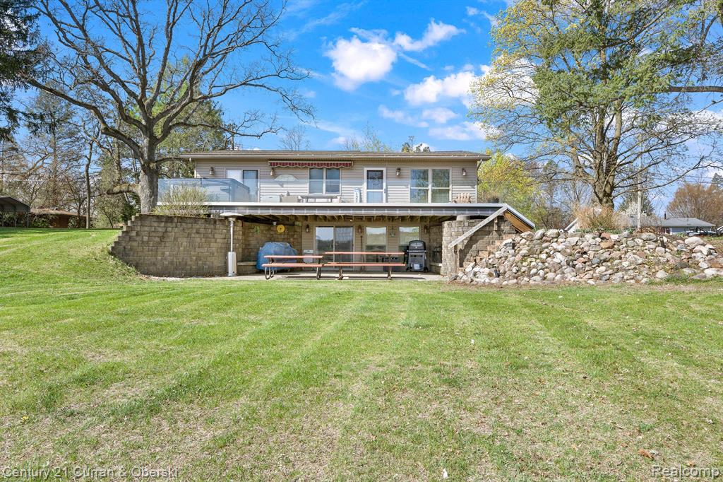 417 CHICAGO Drive, Howell, MI 48843 — Photo 8