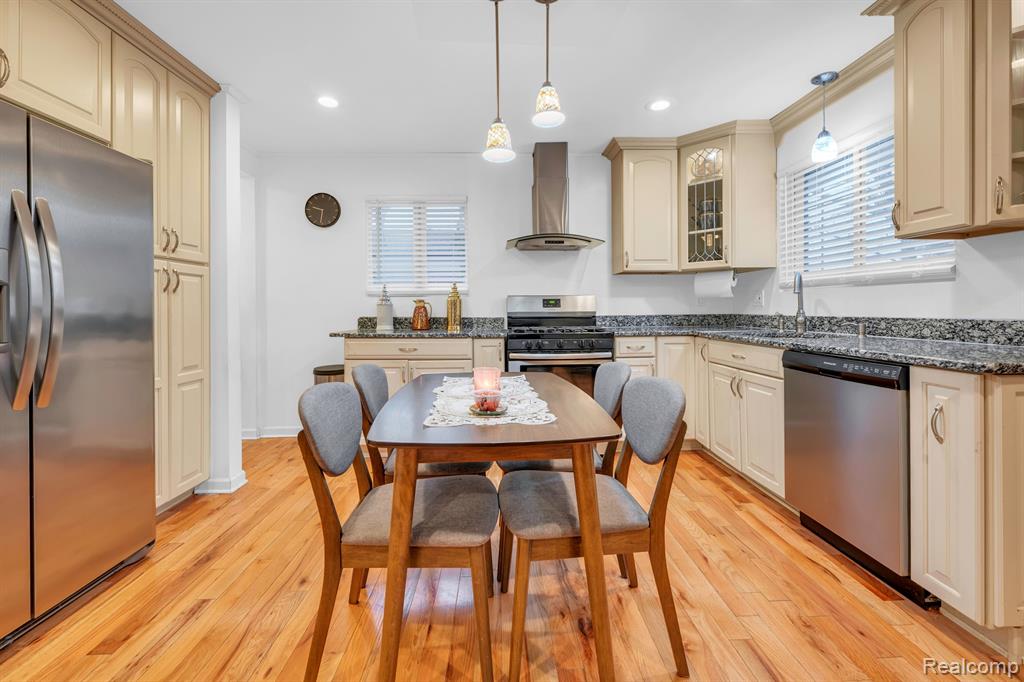 6651 NORBORNE Avenue, Dearborn Heights, MI 48127 — Photo 15