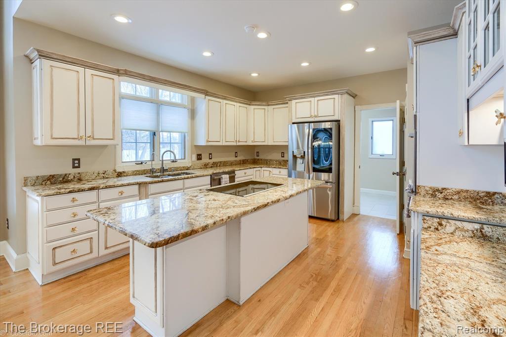 5475 Woodfield Parkway, Grand Blanc, MI 48439 — Photo 34