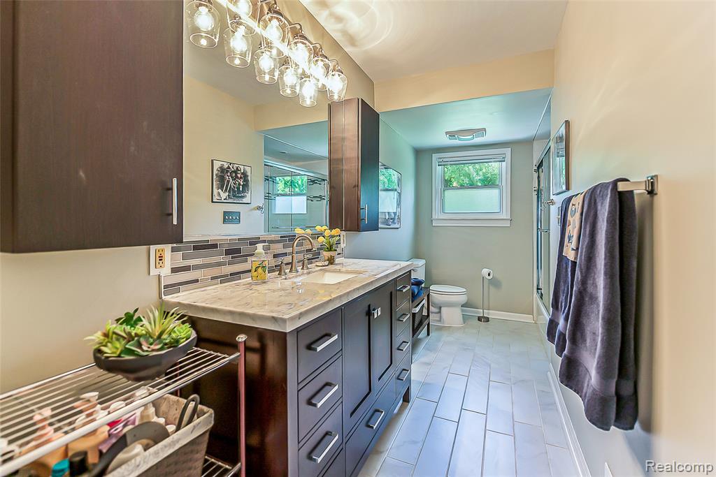 4990 Broomfield Lane, West Bloomfield, MI — Photo 43