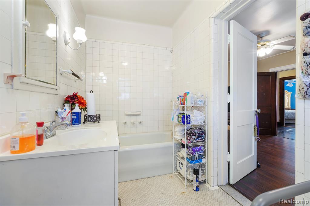 1135 Chicago Boulevard, Detroit, MI 48202 — Photo 28