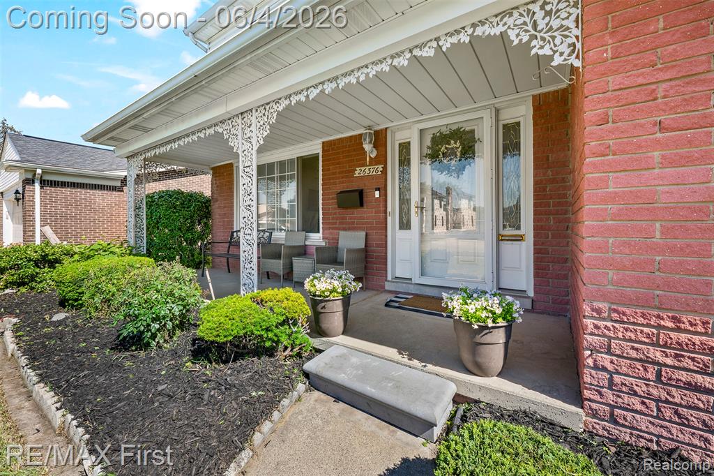 26376 Lawrence Drive, Dearborn Heights, MI 48127 — Photo 6