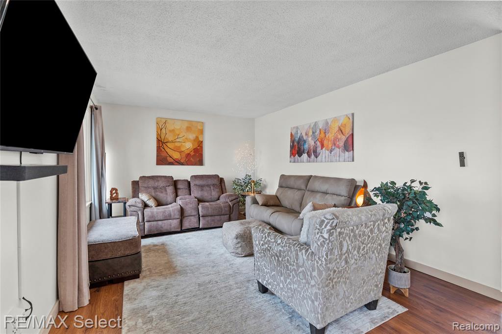 3101 W Maple Avenue, Flint, MI 48507 — Photo 23