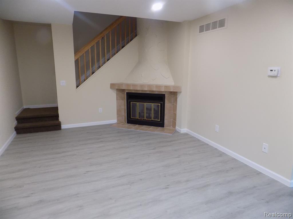 40043 CROSSWINDS, Novi, MI — Photo 2