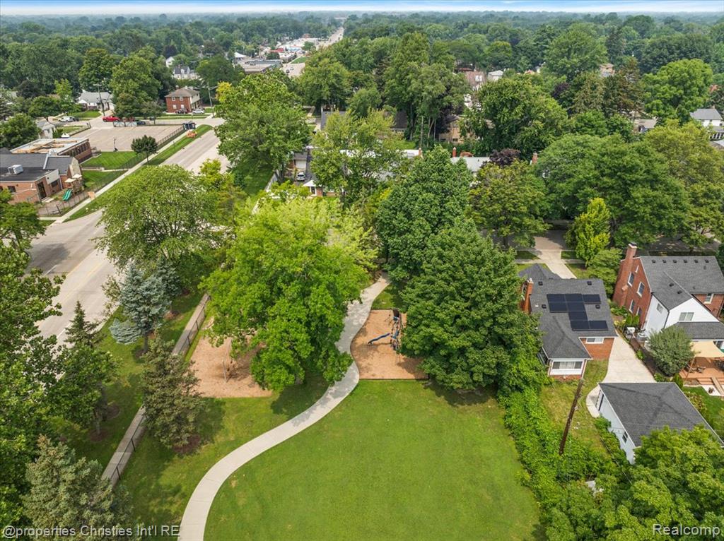 13356 Balfour Avenue, Huntington Woods, MI — Photo 46