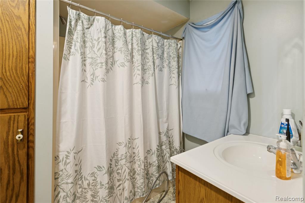 2540 Kansas Avenue, Saginaw, MI 48601 — Photo 17