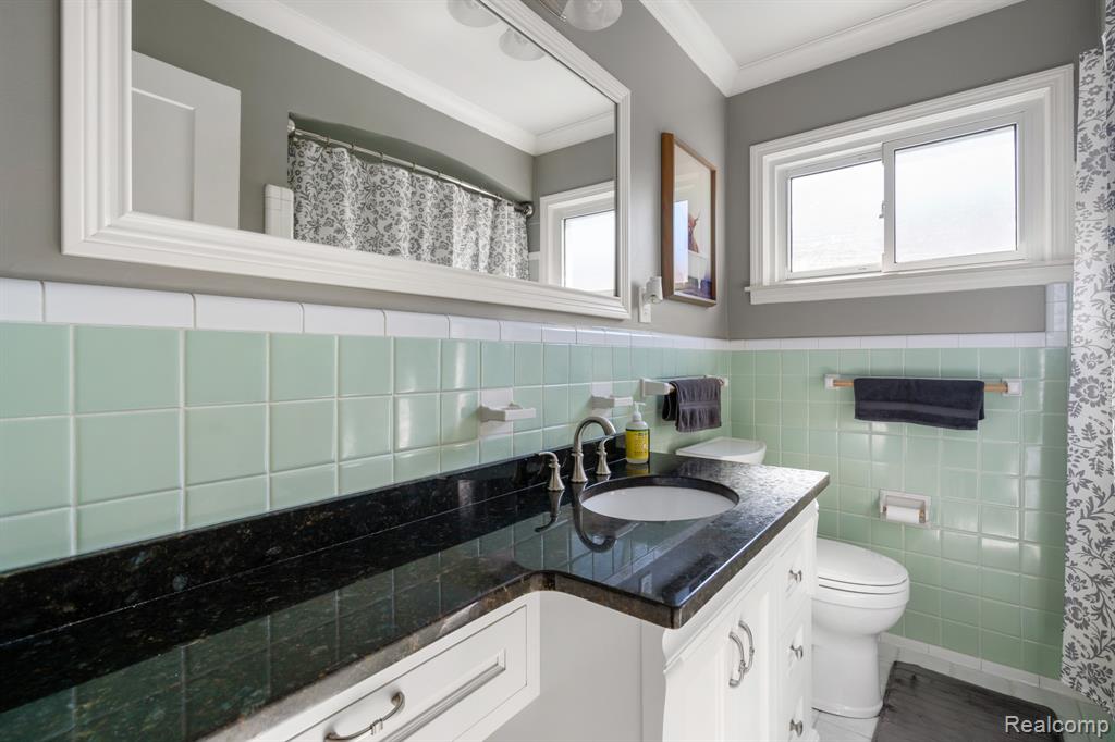 24263 Marine Avenue, Eastpointe, MI 48021 — Photo 23