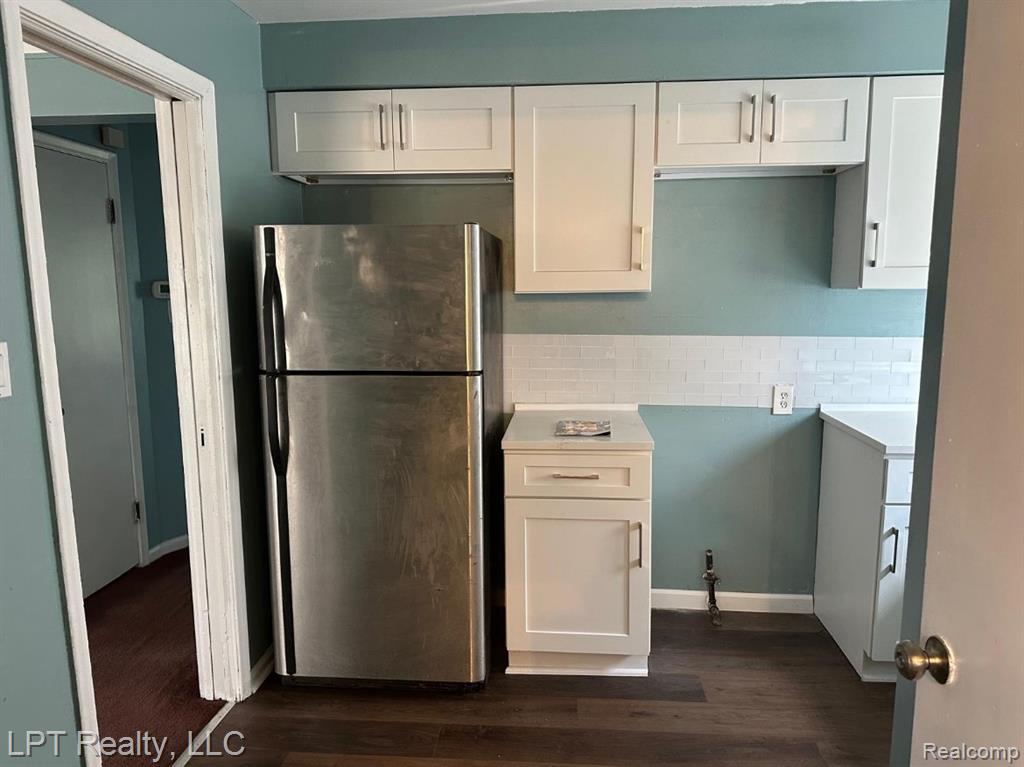 6762 Greenview Avenue, Detroit, MI 48228 — Photo 6