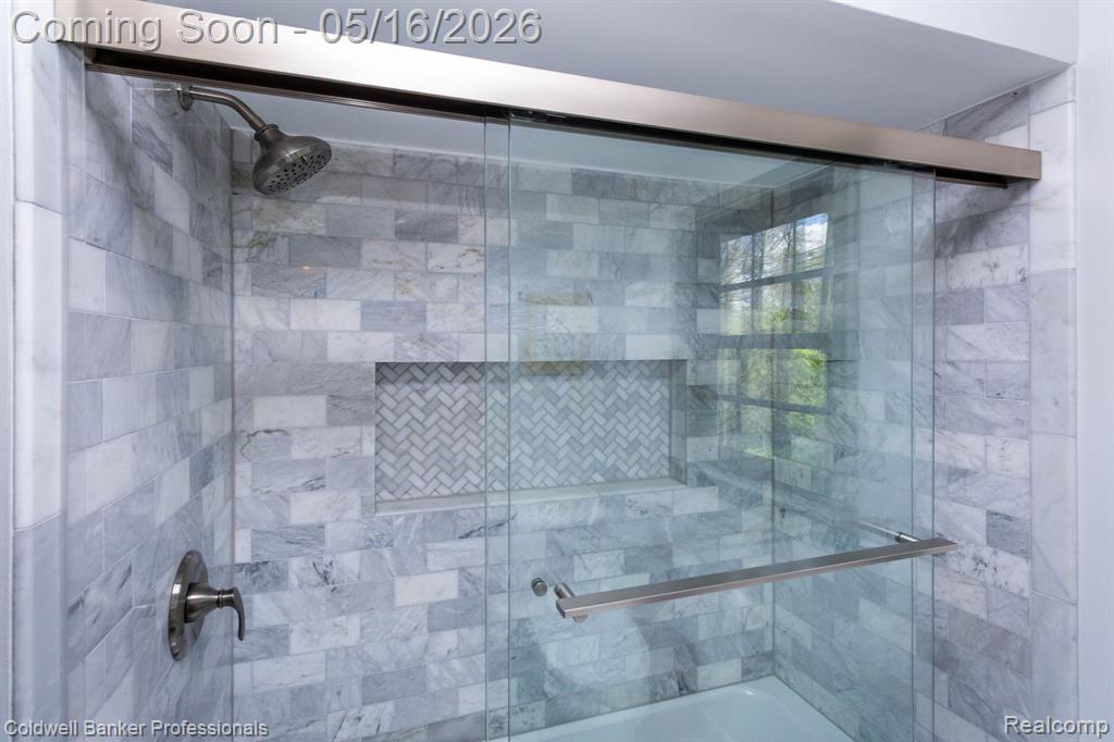 605 Apple Hill Lane, Rochester Hills, MI 48306 — Photo 31