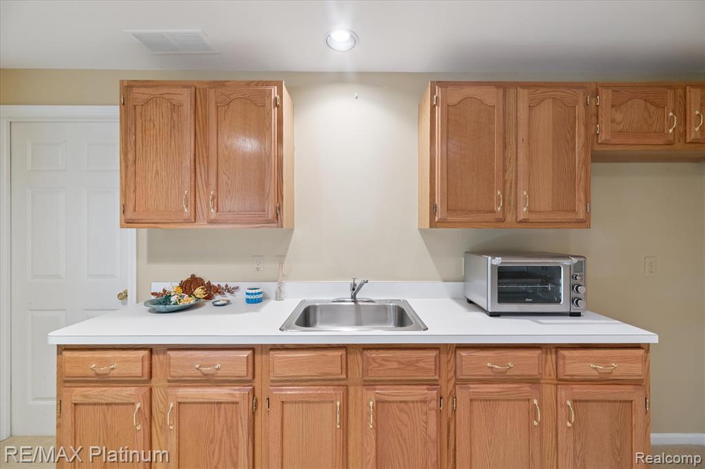 1025 Pinewood Court, Brighton, MI 48116 — Photo 23