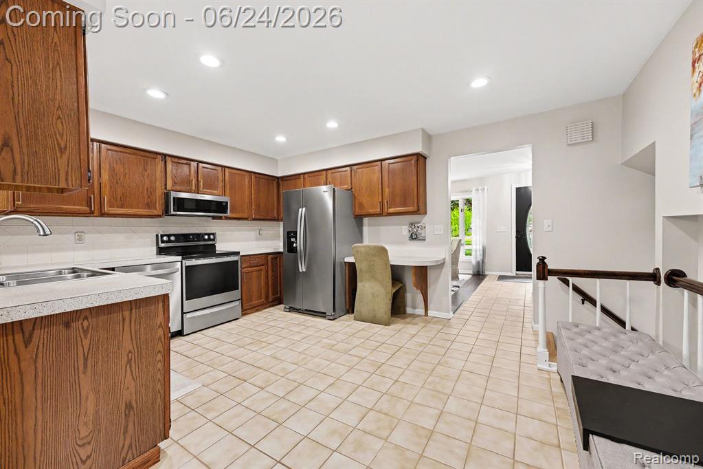 5997 Marble Drive, Troy, MI 48085 — Photo 8