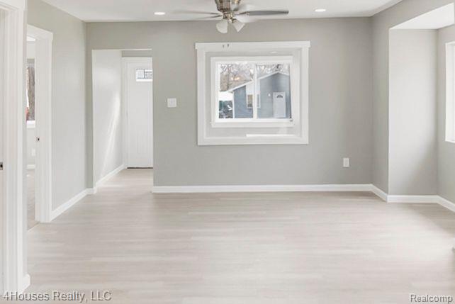 833 SARASOTA Avenue, Pontiac, MI 48340 — Photo 7