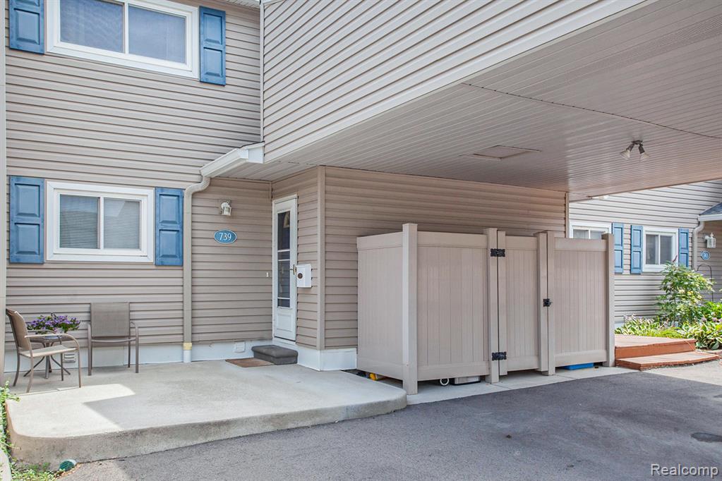 739 Kirts Boulevard, Troy, MI 48084 — Photo 2
