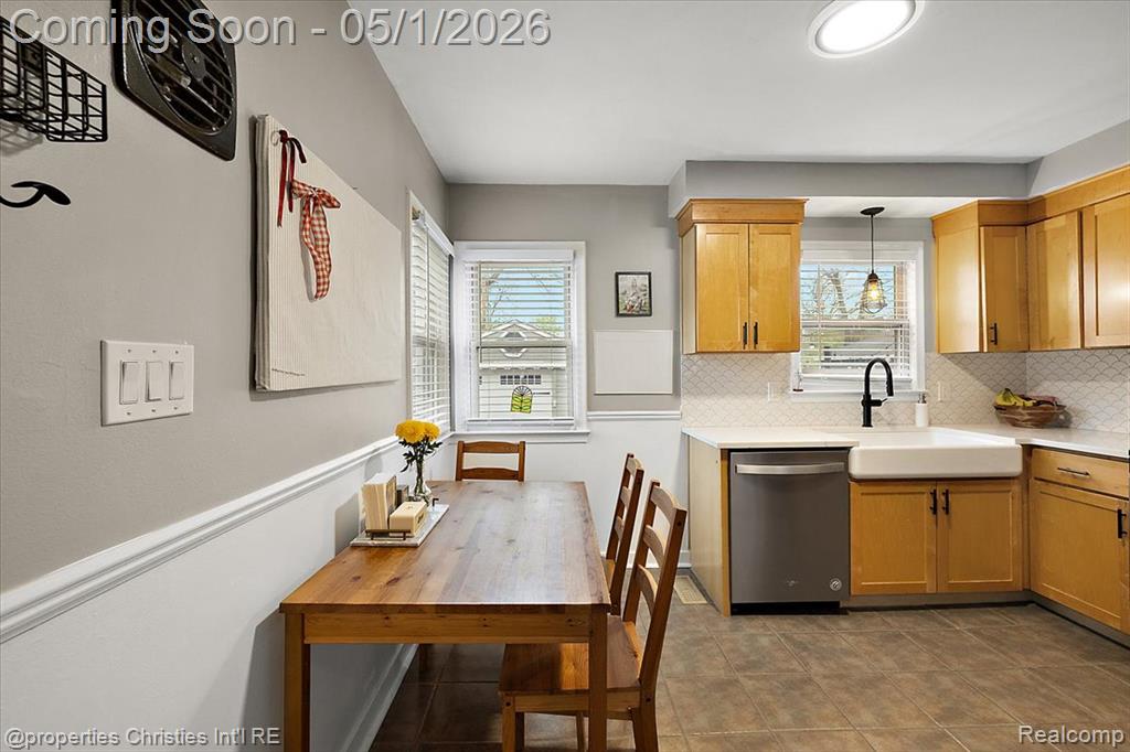 926 Catalpa Drive, Royal Oak, MI 48067 — Photo 12