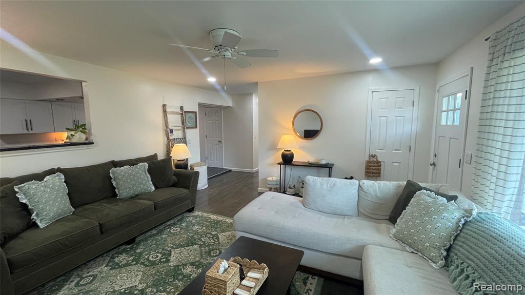 2966 Burlington Drive, Buena Vista, MI 48601 — Photo 7