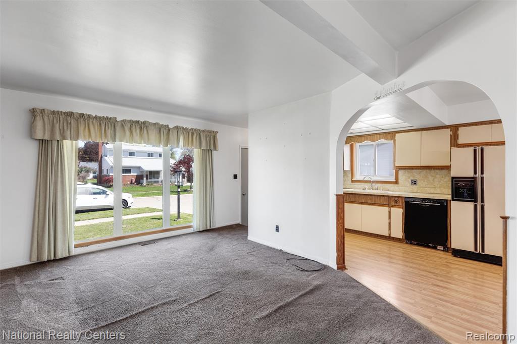 822 Bernie Lane, Madison Heights, MI 48071 — Photo 4