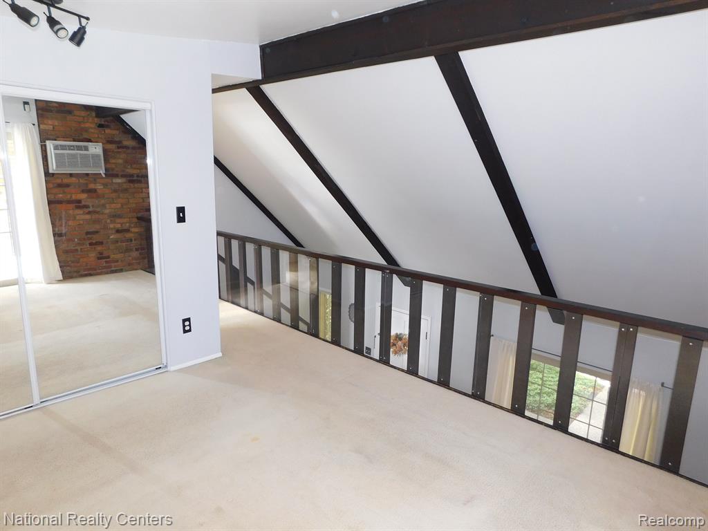 2334 W 14 MILE Road, 11, Royal Oak, MI 48073 — Photo 13
