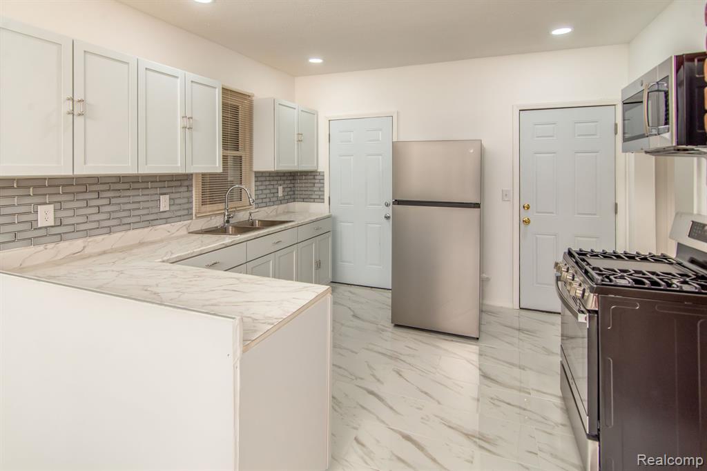 625 HORTON Street, Detroit, MI 48202 — Photo 9
