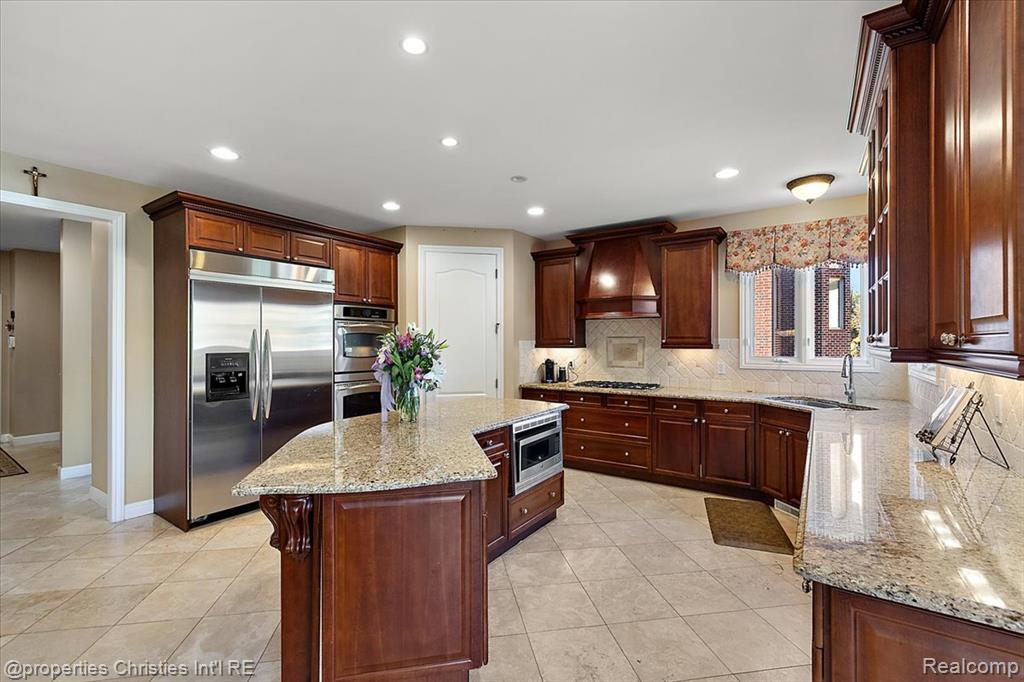 7220 Essex Drive, West Bloomfield, MI — Photo 36