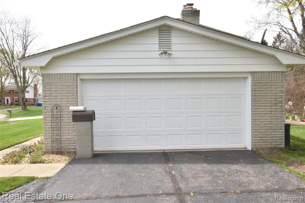 3275 Golfhill Drive, Waterford, MI 48329 — Photo 3