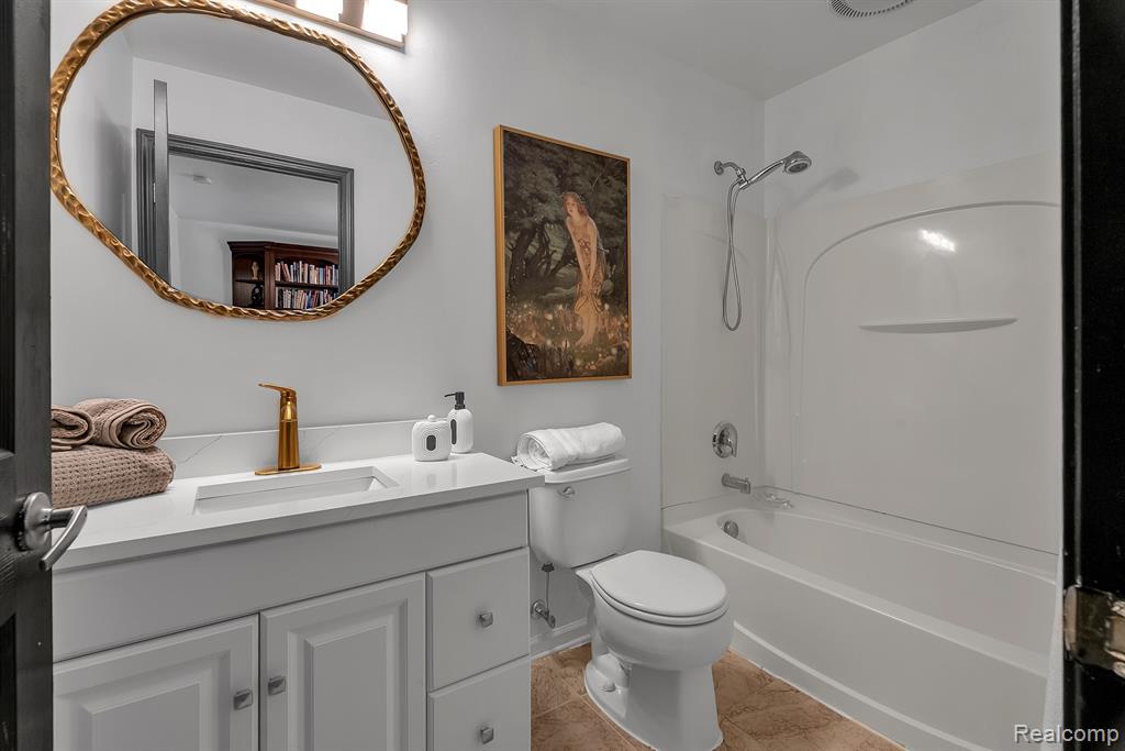 1433 CALLAWAY Court, Howell, MI 48843 — Photo 32