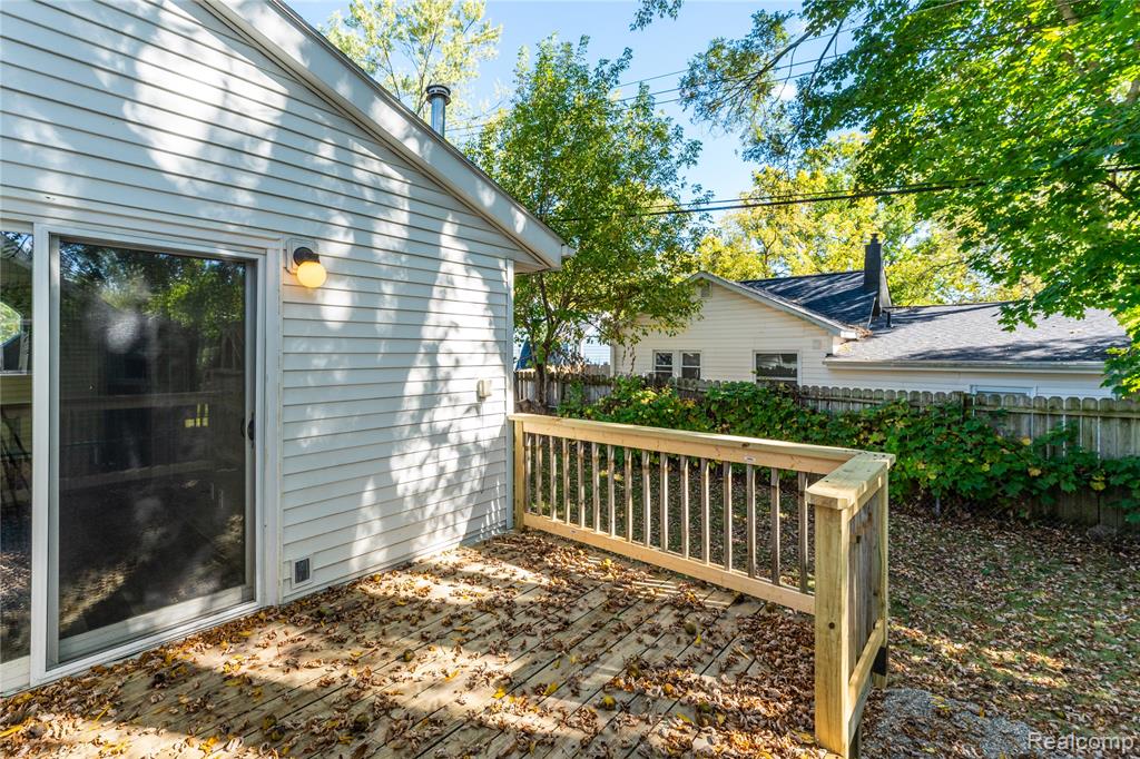 99 Calvert Avenue, Waterford, MI 48328 — Photo 18