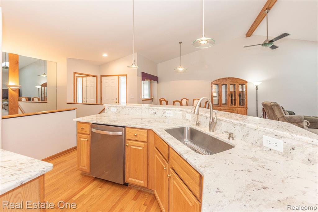 61024 Evergreen Court, 23, South Lyon, MI 48178 — Photo 14