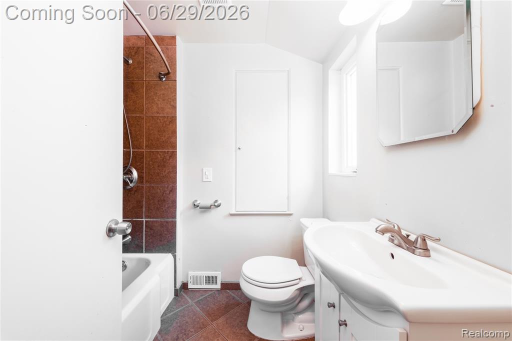 622 Sunningdale Drive, Grosse Pointe, MI 48236 — Photo 21