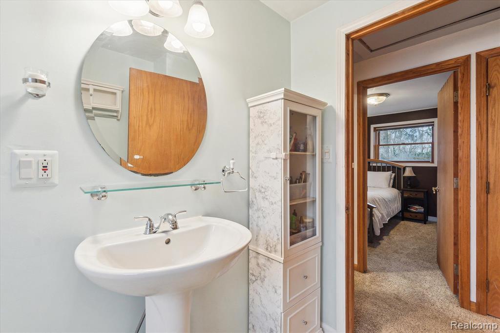 8461 CASCADE Street, Commerce Twp, MI 48382 — Photo 19