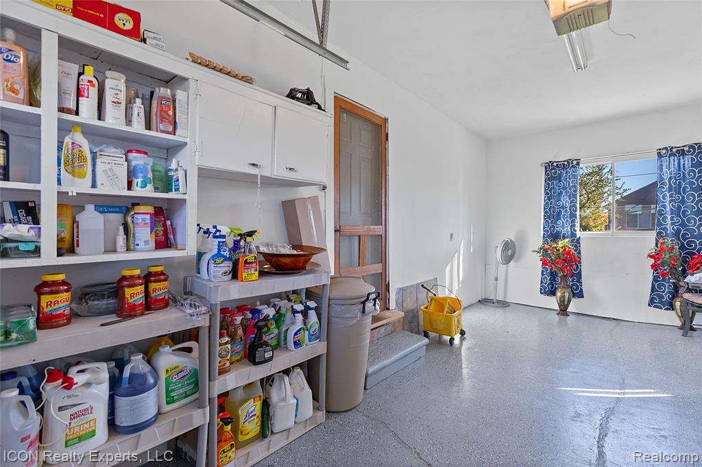 5072 15 Mile Road, Sterling Heights, MI 48310 — Photo 29