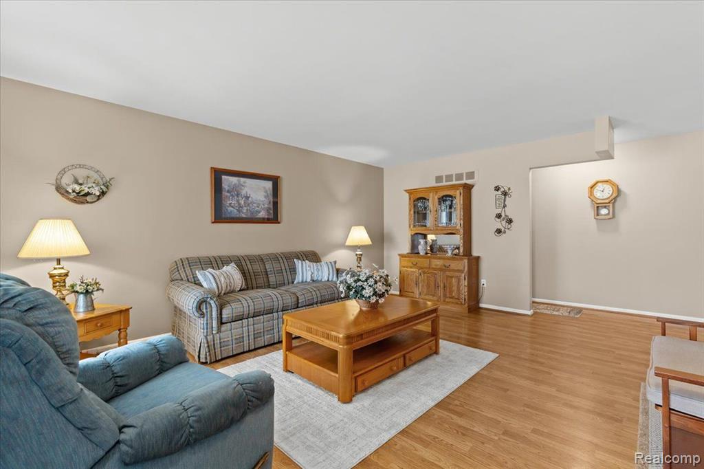 6544 POWDERHORN Drive, Canton, MI 48187 — Photo 5