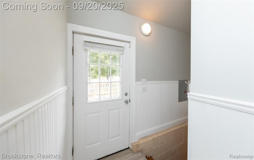 810 Beardon, Lake Orion, MI 48362 — Photo 26