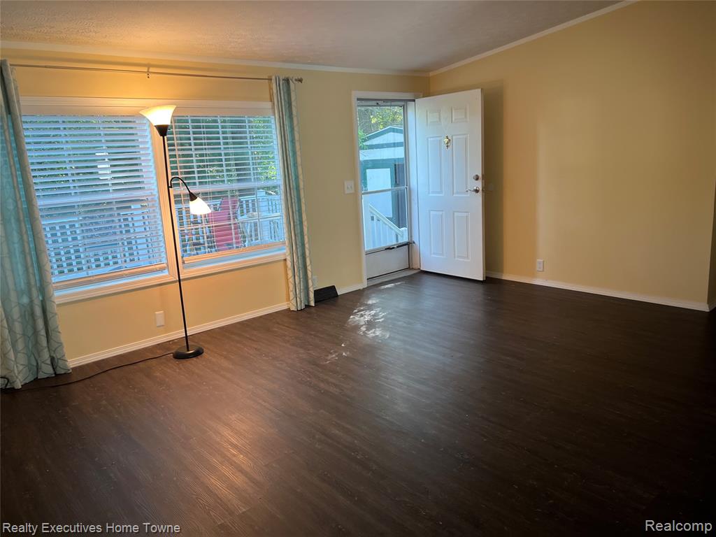 124 Hidden, Fort Gratiot, MI 48059 — Photo 9