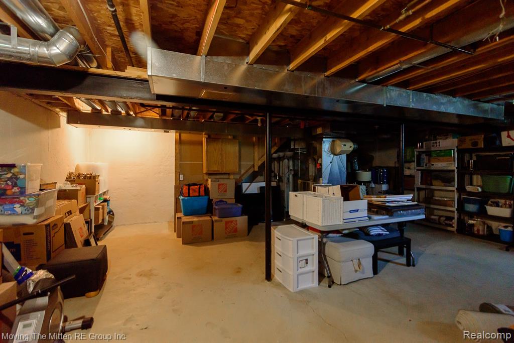 9501 Madison Drive, Belleville, MI 48111 — Photo 43