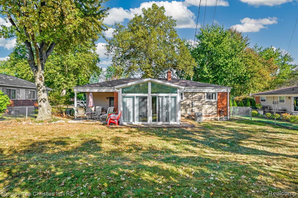 549 Provincetown Lane, Plymouth, MI 48170 — Photo 2