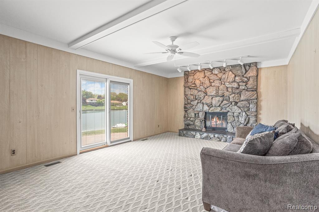 54443 POCAHONTAS Drive, Shelby Twp, MI 48315 — Photo 10