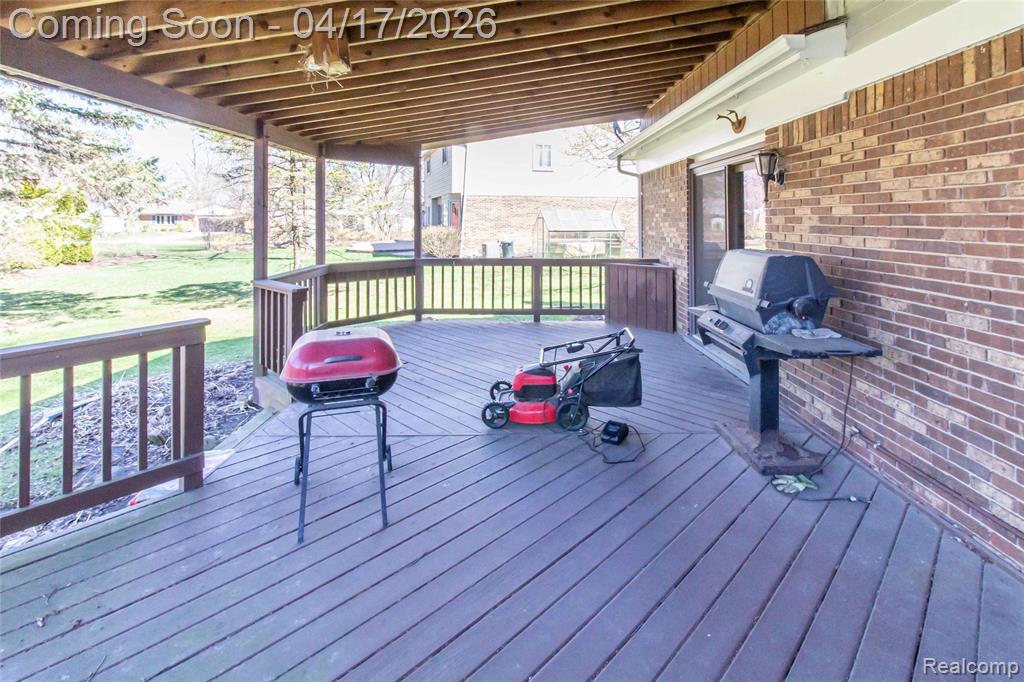 845 Longfellow Drive, Troy, MI 48085 — Photo 41