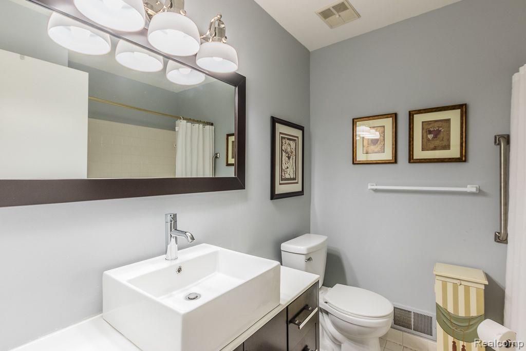 7403 SHERWOOD CREEK, West Bloomfield, MI — Photo 22